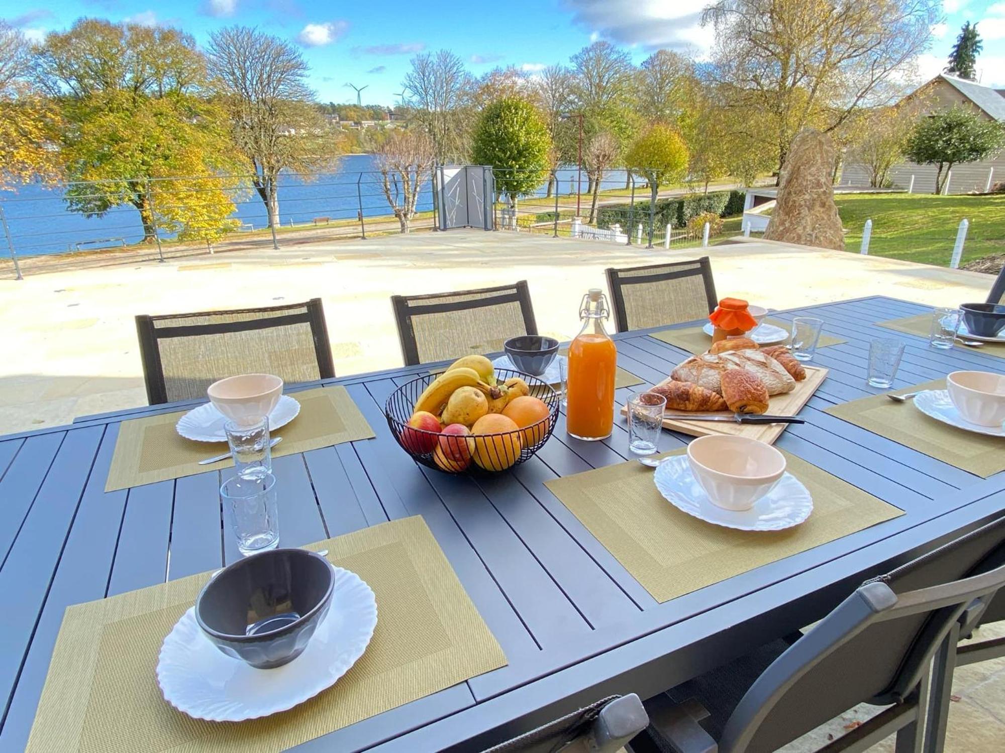 Villa Le Menhir 4 Ch Au Bord Du Lac Et Terrasse Villefranche-de-Panat Buitenkant foto