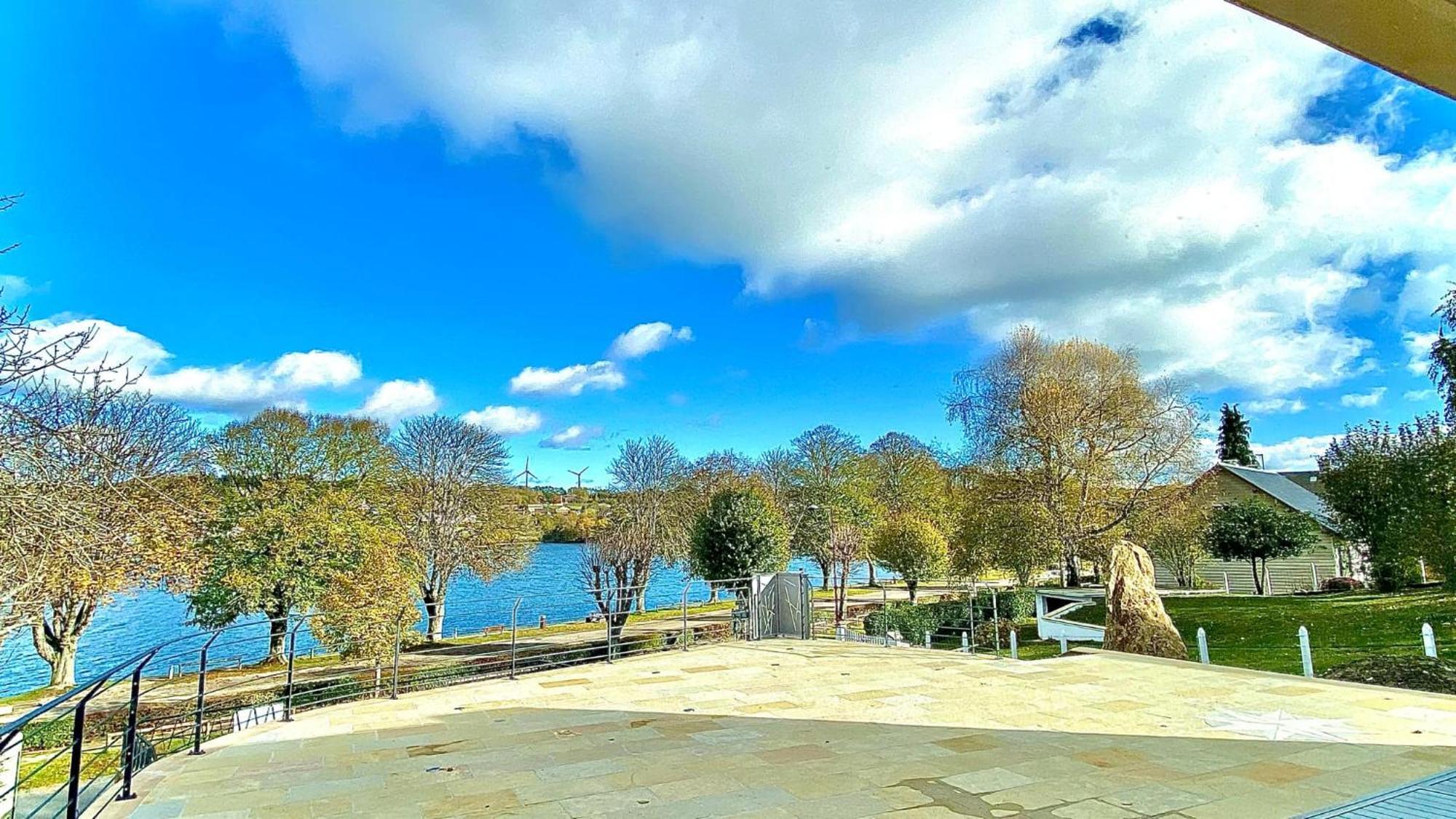 Villa Le Menhir 4 Ch Au Bord Du Lac Et Terrasse Villefranche-de-Panat Buitenkant foto